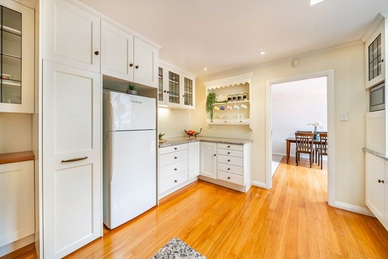 Photo of property in 88 Pinehaven Road, Pinehaven, Upper Hutt, 5019