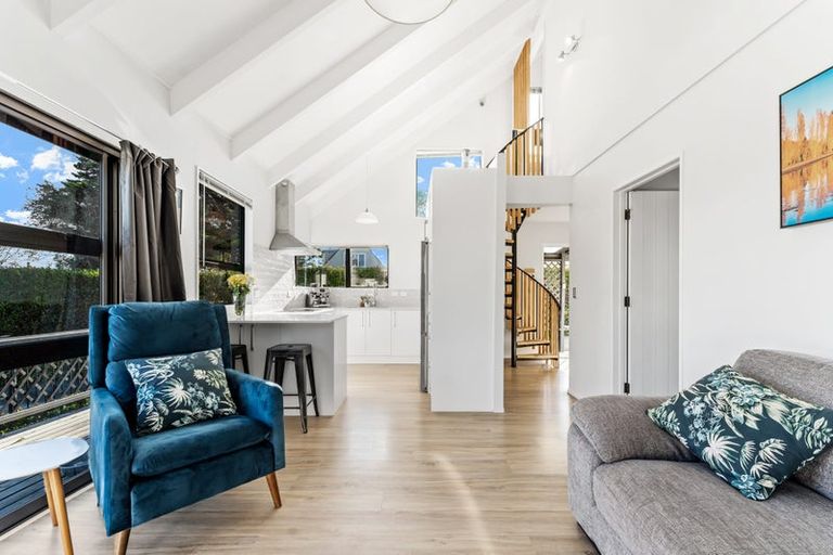 Photo of property in 17 Zealandia Road, Manly, Whangaparaoa, 0930