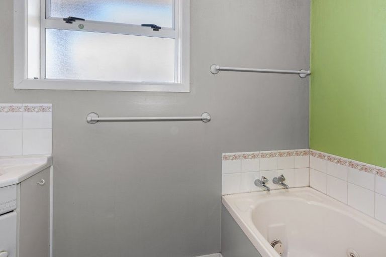 Photo of property in 107 Oakhampton Street, Hornby, Christchurch, 8042