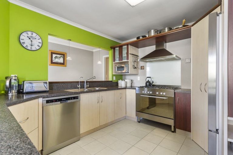 Photo of property in 12 Paua Cove, Papamoa Beach, Papamoa, 3118