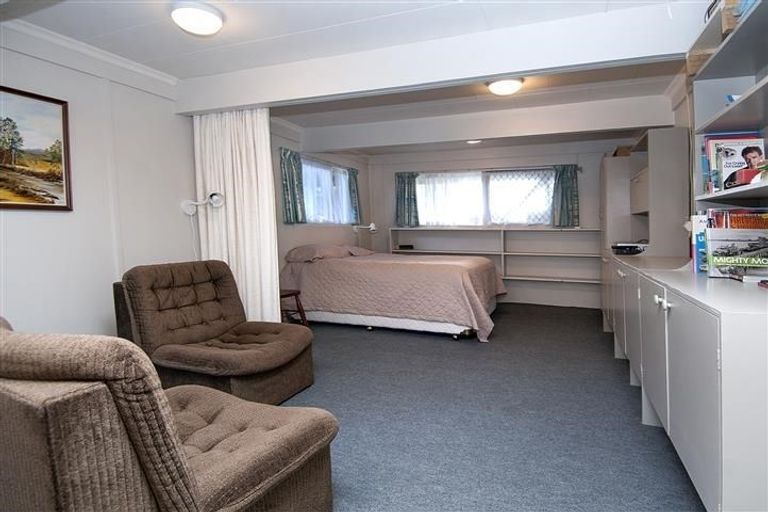 Photo of property in 53 Thatcher Street, Mission Bay, Auckland, 1071