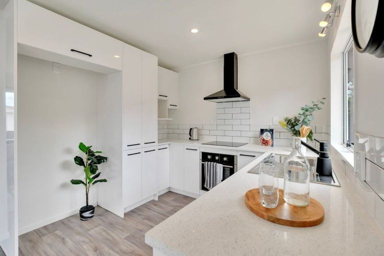 Photo of property in 12a Hinton Place, Weymouth, Auckland, 2103