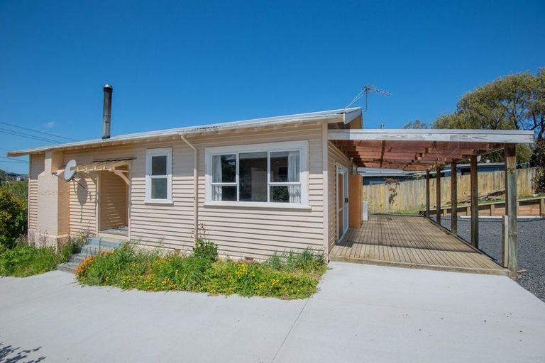 Photo of property in 12 Severn Street, Green Island, Dunedin, 9018