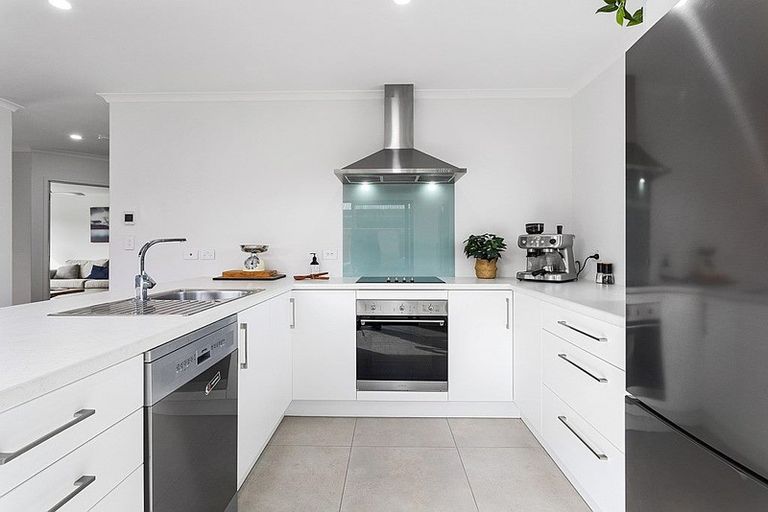 Photo of property in 1 Karearea Drive, Coastlands, Whakatane, 3120