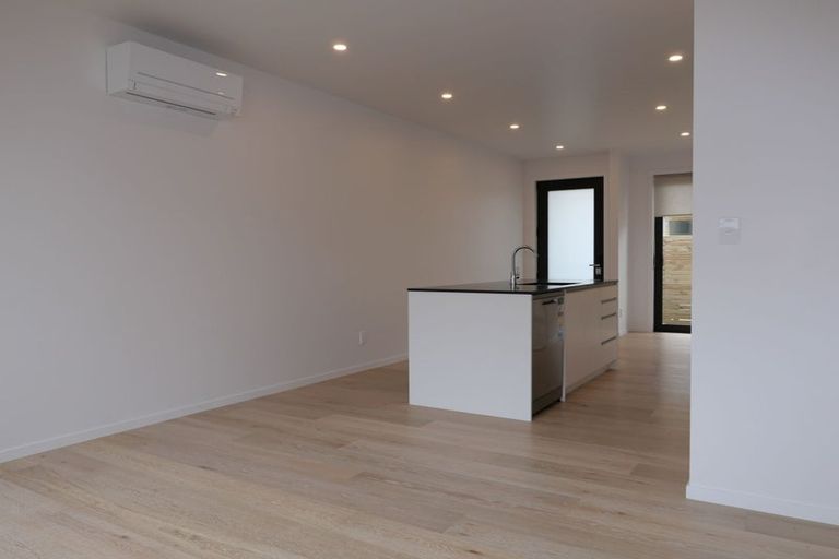 Photo of property in 10 Kamahi Place, Paraparaumu, 5032