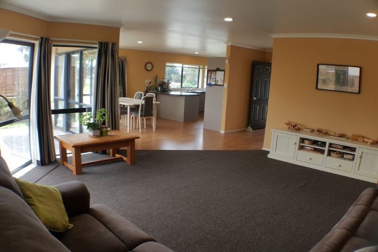 Photo of property in 21 Evansbel Place, Papamoa Beach, Papamoa, 3118