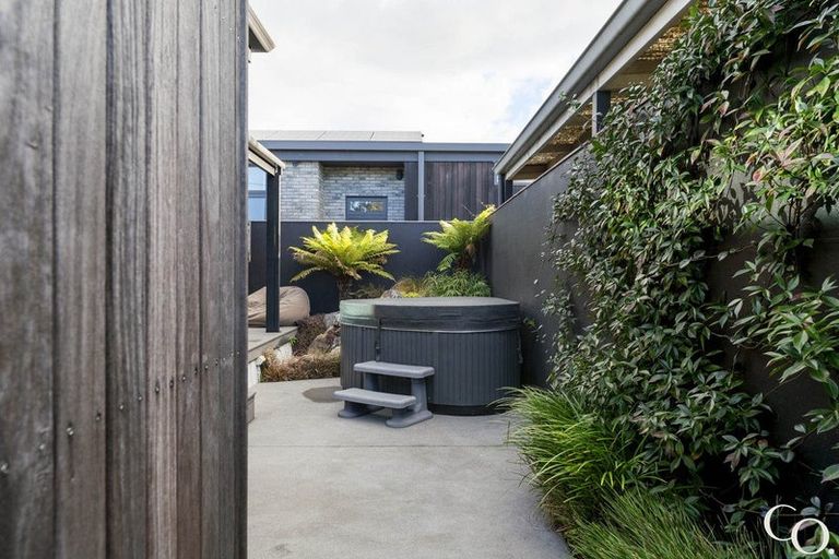 Photo of property in 48 Pitau Road, Mount Maunganui, 3116