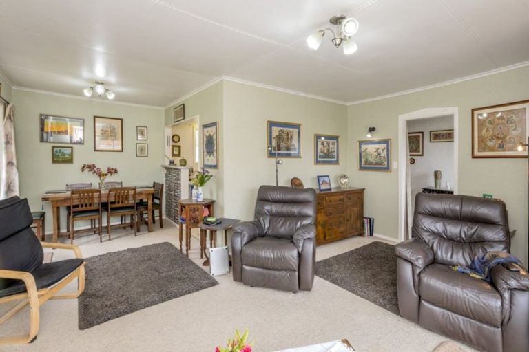 Photo of property in 153a Queen Street West, Levin, 5510