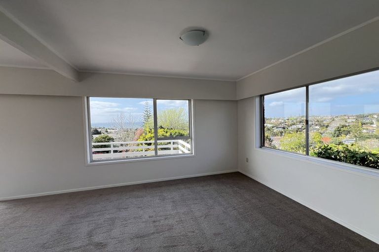 Photo of property in 8 Beacon Avenue, Campbells Bay, Auckland, 0630