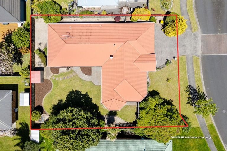 Photo of property in 22 Cairns Crescent, Rototuna, Hamilton, 3210