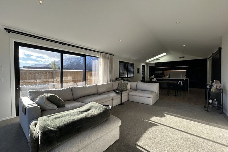 Photo of property in 34 Spur Ridge Rise, Jacks Point, 9371