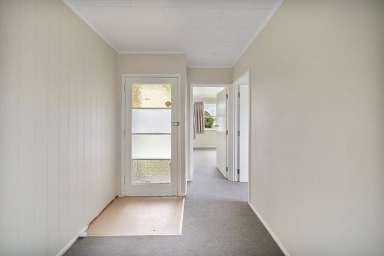 Photo of property in 130 Chichester Drive, Rosehill, Papakura, 2113