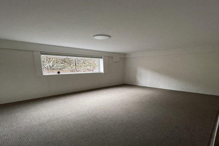 Photo of property in 2/1 Korau Road, Greenlane, Auckland, 1051