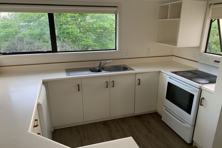 Photo of property in 1/3 Fayette Place, Te Atatu South, Auckland, 0610