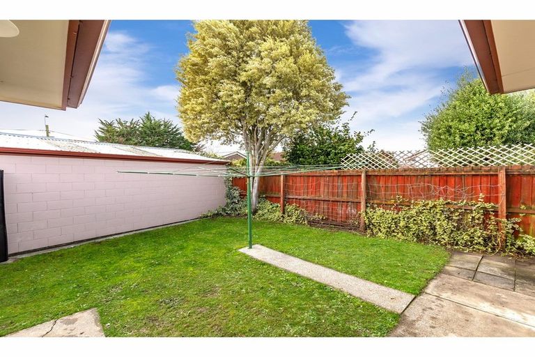 Photo of property in 48 Oldwood Street, Bishopdale, Christchurch, 8053