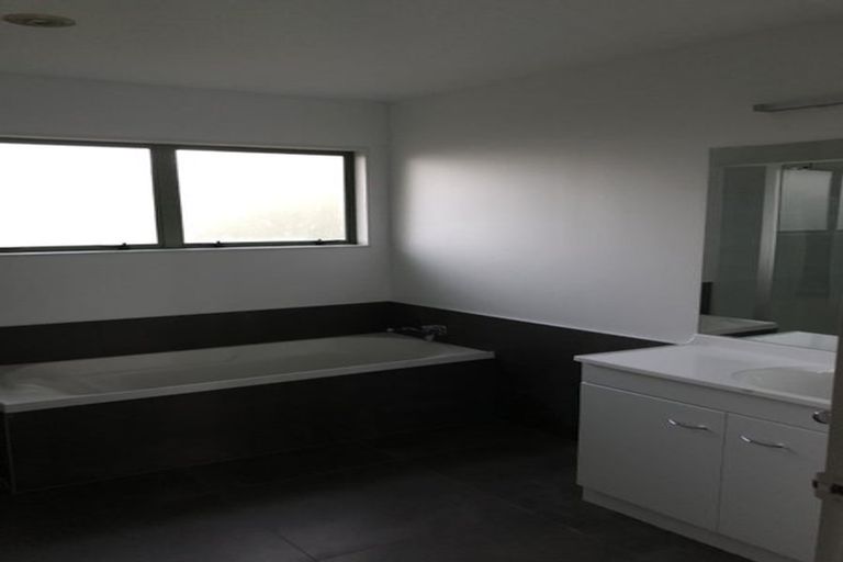 Photo of property in 32 Koromiko Street, New Lynn, Auckland, 0600