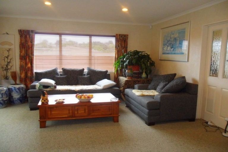Photo of property in 13 Milan Drive, Glen Eden, Auckland, 0602