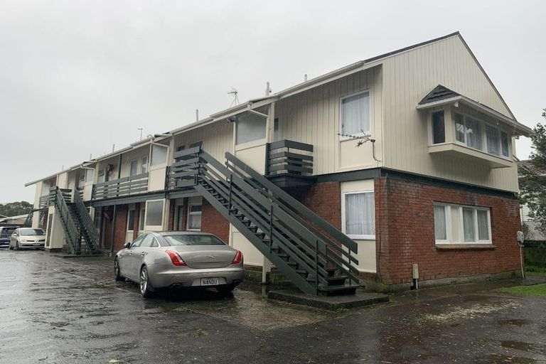 Photo of property in 2/12 Trevethick Grove, Woburn, Lower Hutt, 5010