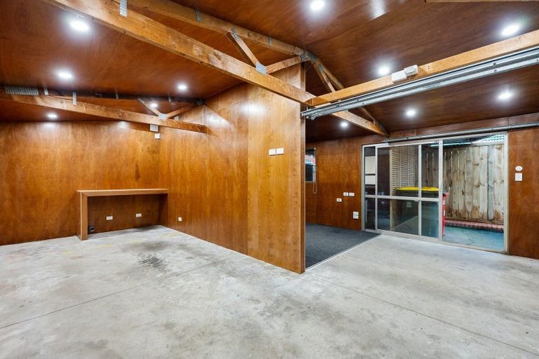 Photo of property in 24 Godley Road, Green Bay, Auckland, 0604