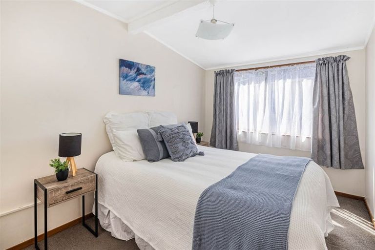 Photo of property in 1a Tralee Place, Johnsonville, Wellington, 6037