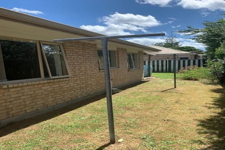 Photo of property in 10 Gibbs Road, Manurewa, Auckland, 2102