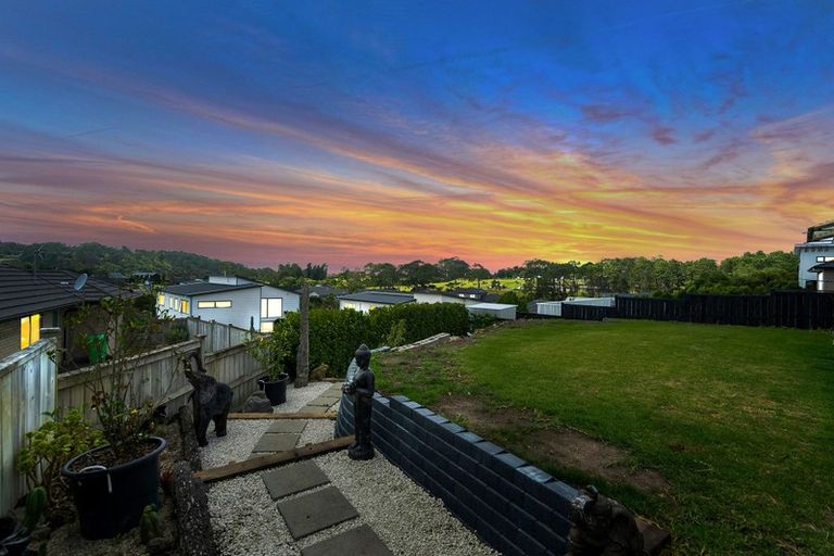 Photo of property in 96 Pohutukawa Parade, Riverhead, 0820