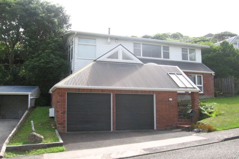 Photo of property in 92 Amapur Drive, Ngaio, Wellington, 6035