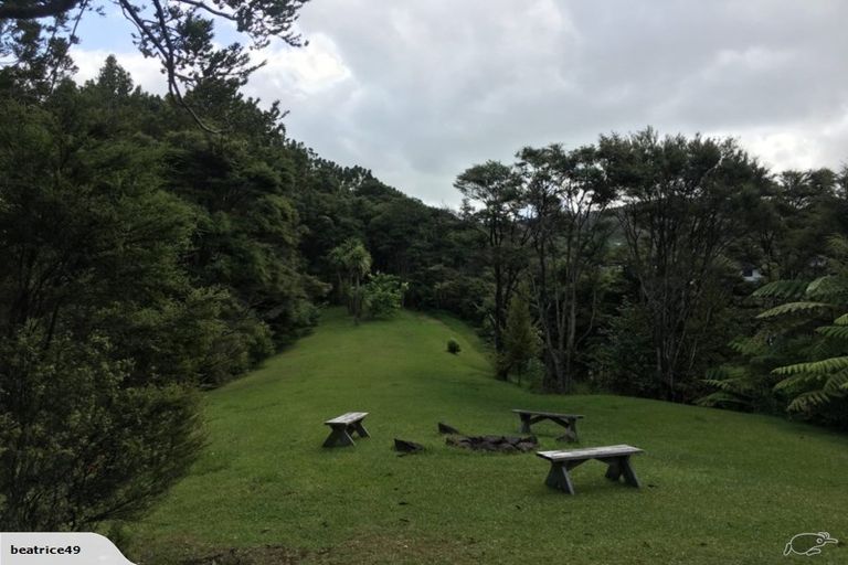 Photo of property in 3 Armour Road, Parau, Auckland, 0604