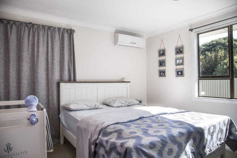 Photo of property in 43 Strid Road, Te Atatu South, Auckland, 0610