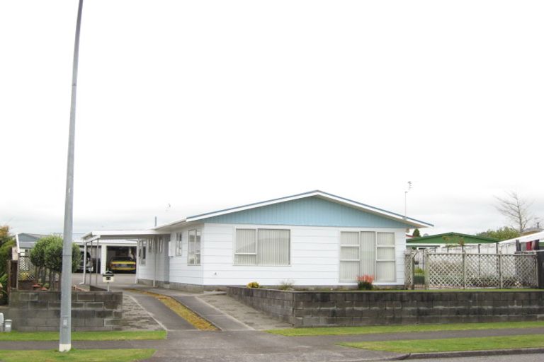 Photo of property in 11 Trimble Place, Bell Block, New Plymouth, 4312