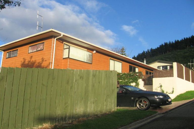 Photo of property in 11a Forglen Place, Tawa, Wellington, 5028