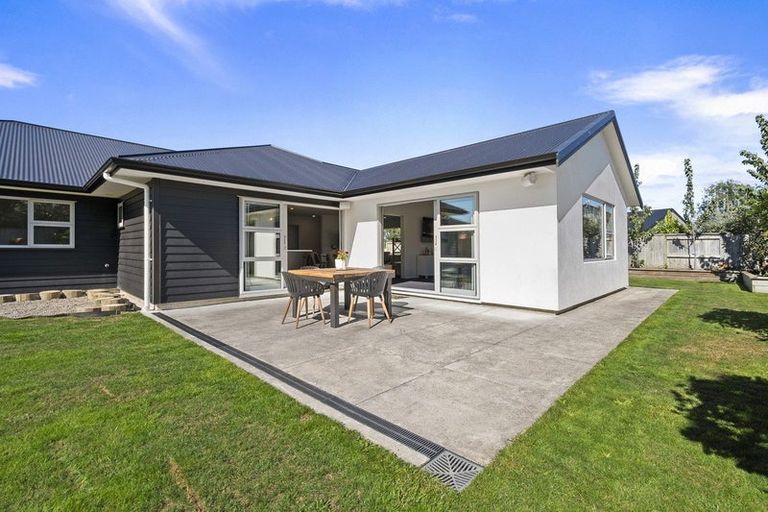 Photo of property in 6 Waimarama Court, Roslyn, Palmerston North, 4414