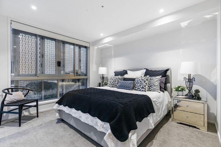 Photo of property in 203/585 Beach Road, Rothesay Bay, Auckland, 0630