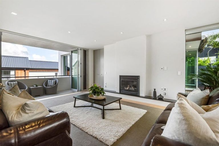 Photo of property in 22b Beach Road, Castor Bay, Auckland, 0620