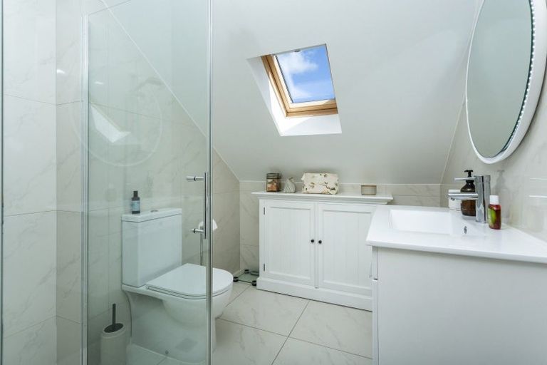 Photo of property in 10a Olwyn Place, Greenhithe, Auckland, 0632