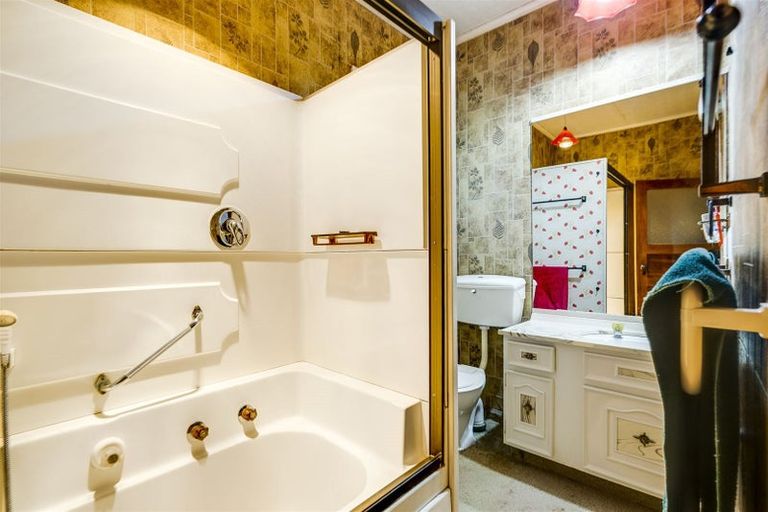 Photo of property in 703 Park Road South, Akina, Hastings, 4122