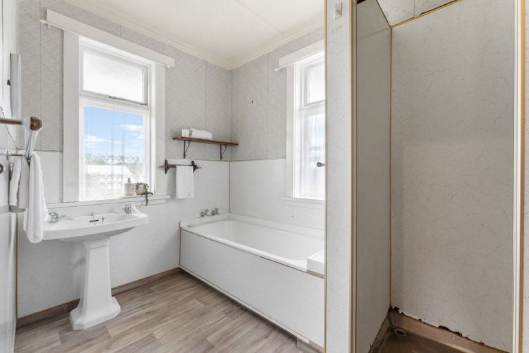 Photo of property in 12 Cambridge Street, Gonville, Whanganui, 4501