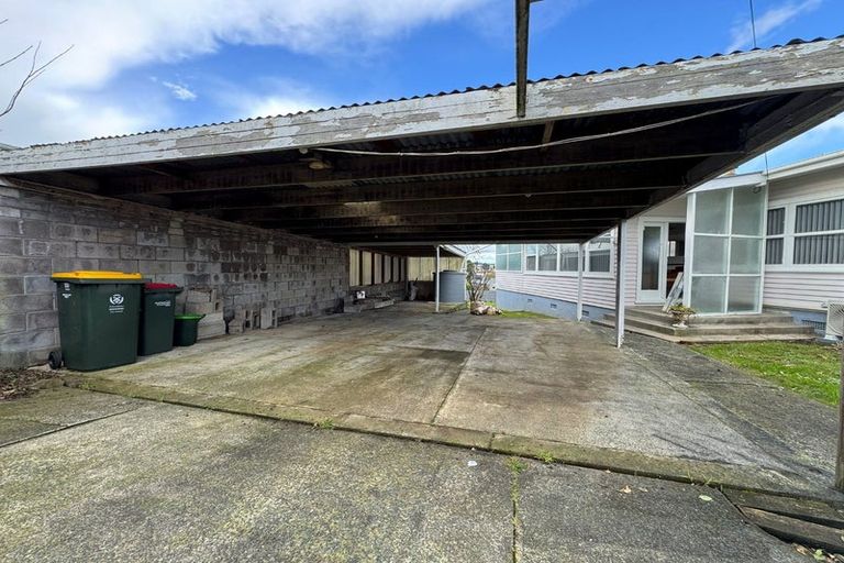 Photo of property in 73 Christmas Road, Manurewa, Auckland, 2102