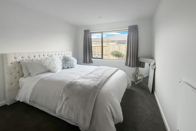 Photo of property in 4 Poroporo Way, Wharewaka, Taupo, 3330