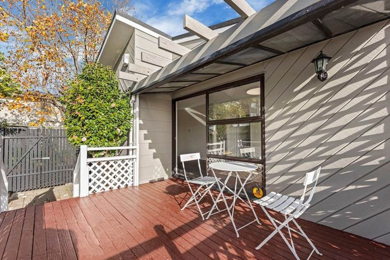 Photo of property in 2/21 College Road, Northcote, Auckland, 0627