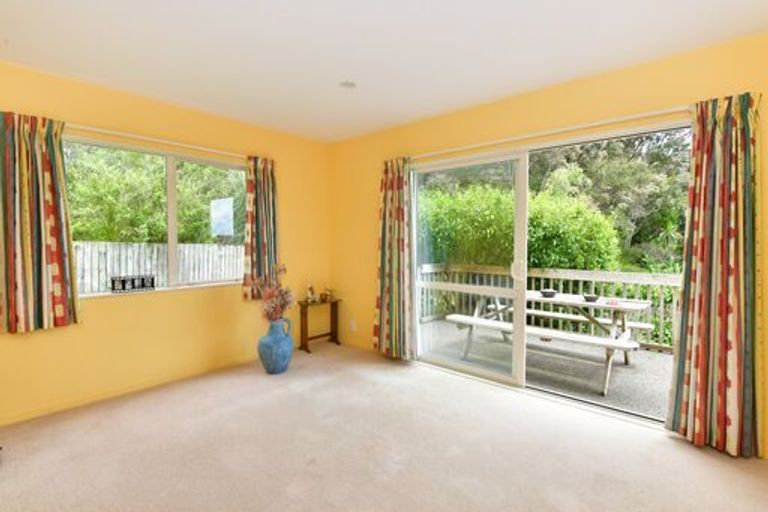 Photo of property in 35a Elliston Crescent, Stanmore Bay, Whangaparaoa, 0932
