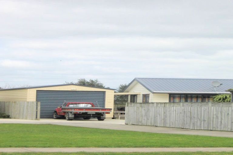 Photo of property in 24 Surf Street, Whitianga, 3510