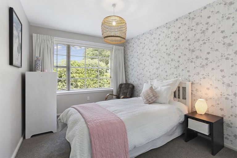 Photo of property in 35 Grahams Road, Ilam, Christchurch, 8041