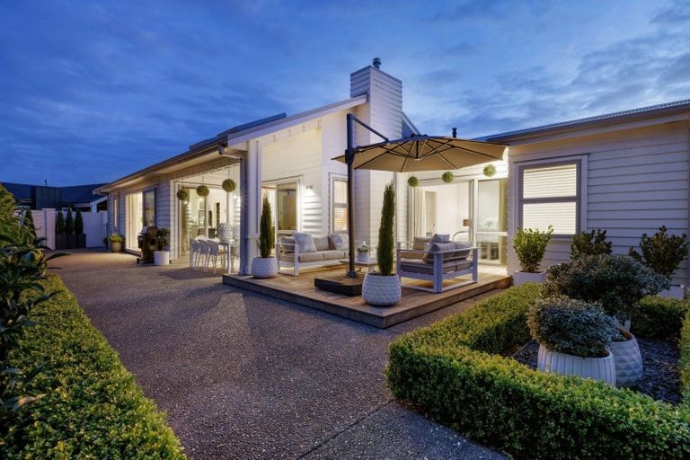 Photo of property in 1 Astelia Lane, Papamoa Beach, Papamoa, 3118