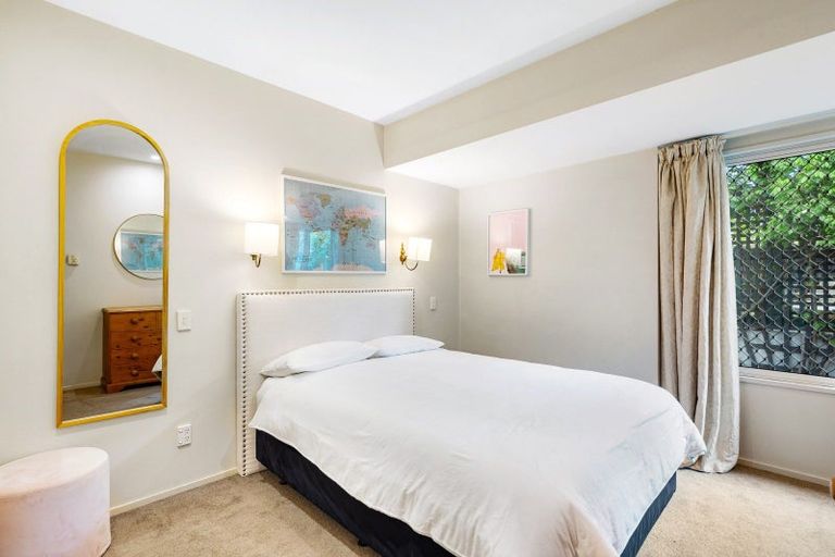 Photo of property in 12 Shortland Place, Havelock North, 4130