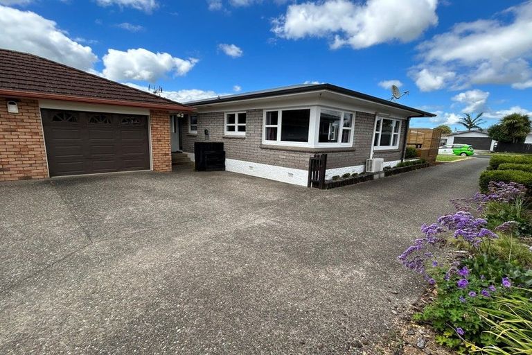 Photo of property in 5 Paterson Avenue, Pukekohe, 2120