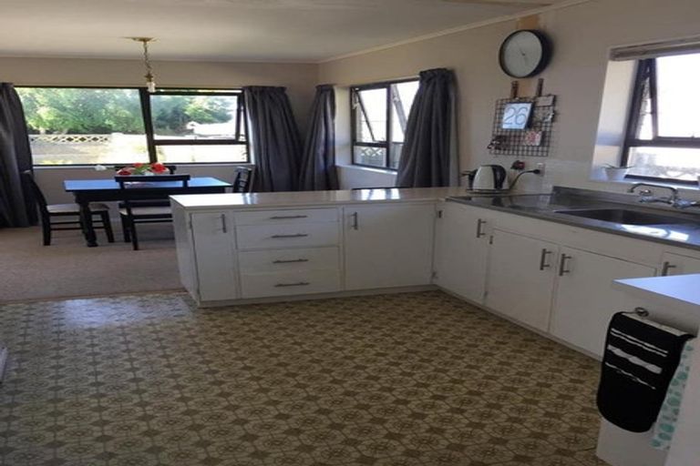 Photo of property in 58a Eatwell Avenue, Paraparaumu Beach, Paraparaumu, 5032