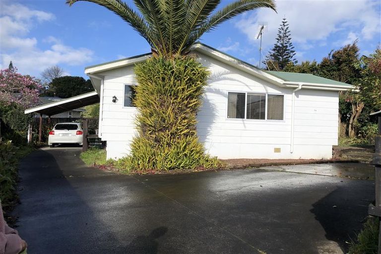 Photo of property in 2/61 Weldene Avenue, Glenfield, Auckland, 0629