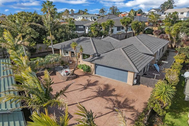 Photo of property in 11 Cognac Place, Henderson, Auckland, 0612