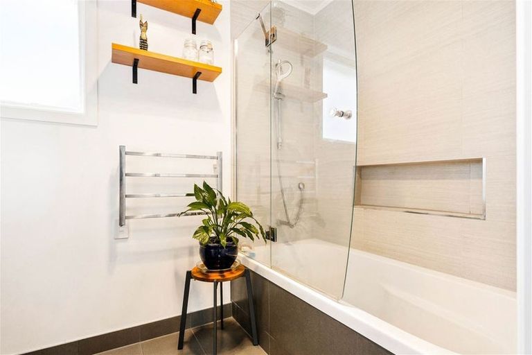 Photo of property in 45 Totara Road, Te Atatu Peninsula, Auckland, 0610